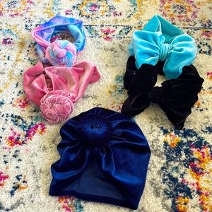 Velvet knots, bows and turban